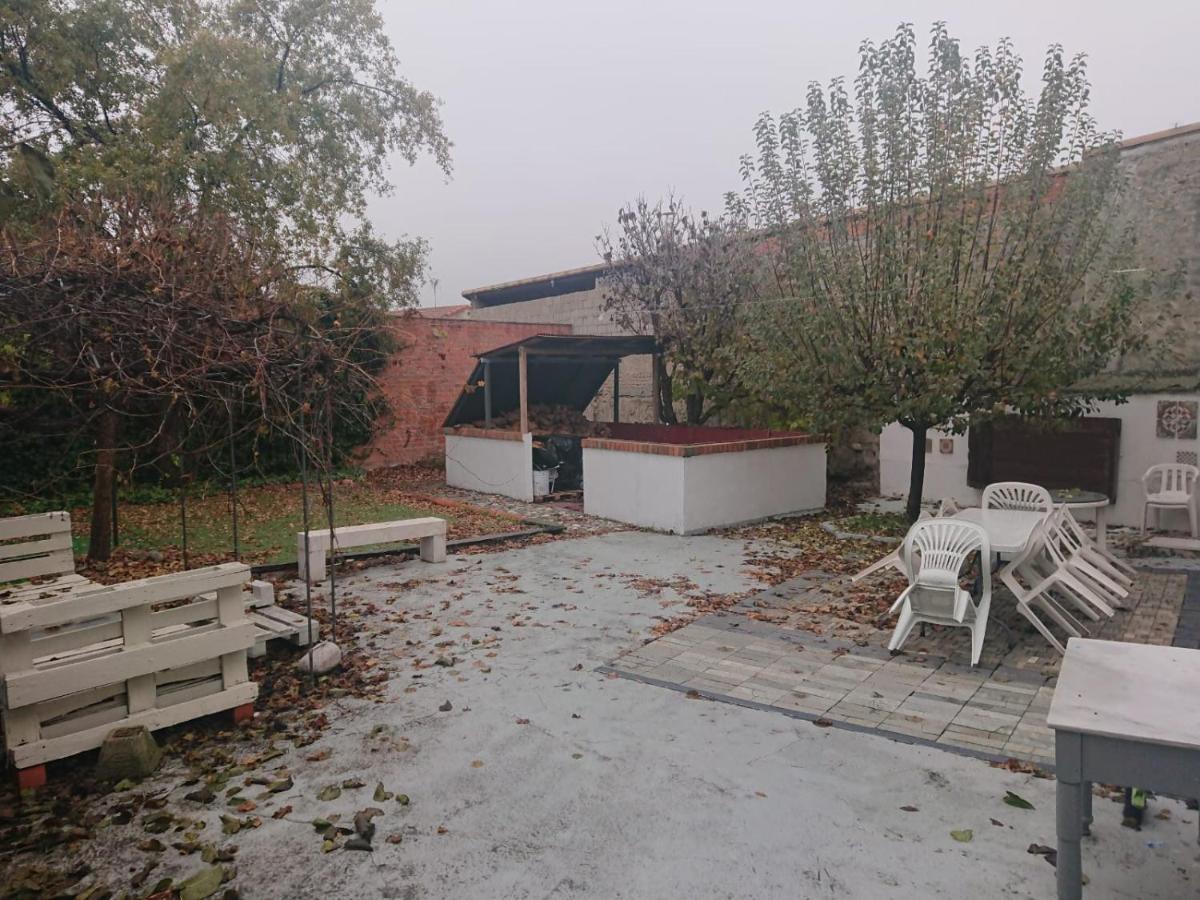 La Nava, Casa De Pueblo Con Patio Y Calefaccion Con Chimenea Holiday home Nava de la Asuncion
