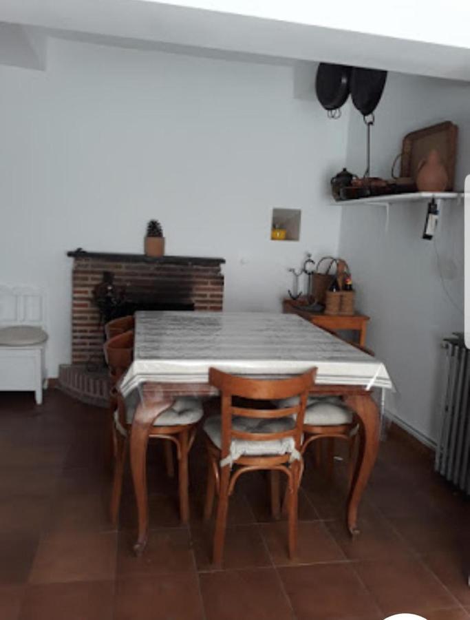 La Nava, Casa De Pueblo Con Patio Y Calefaccion Con Chimenea
